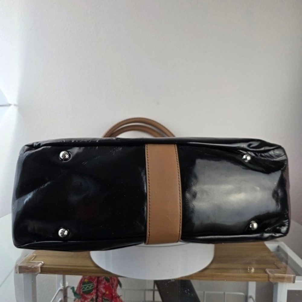 Bally Switzerland Mairie Patent Leather Hobo Satchel Bag Purse Key Black Tan - Picture 6 of 16